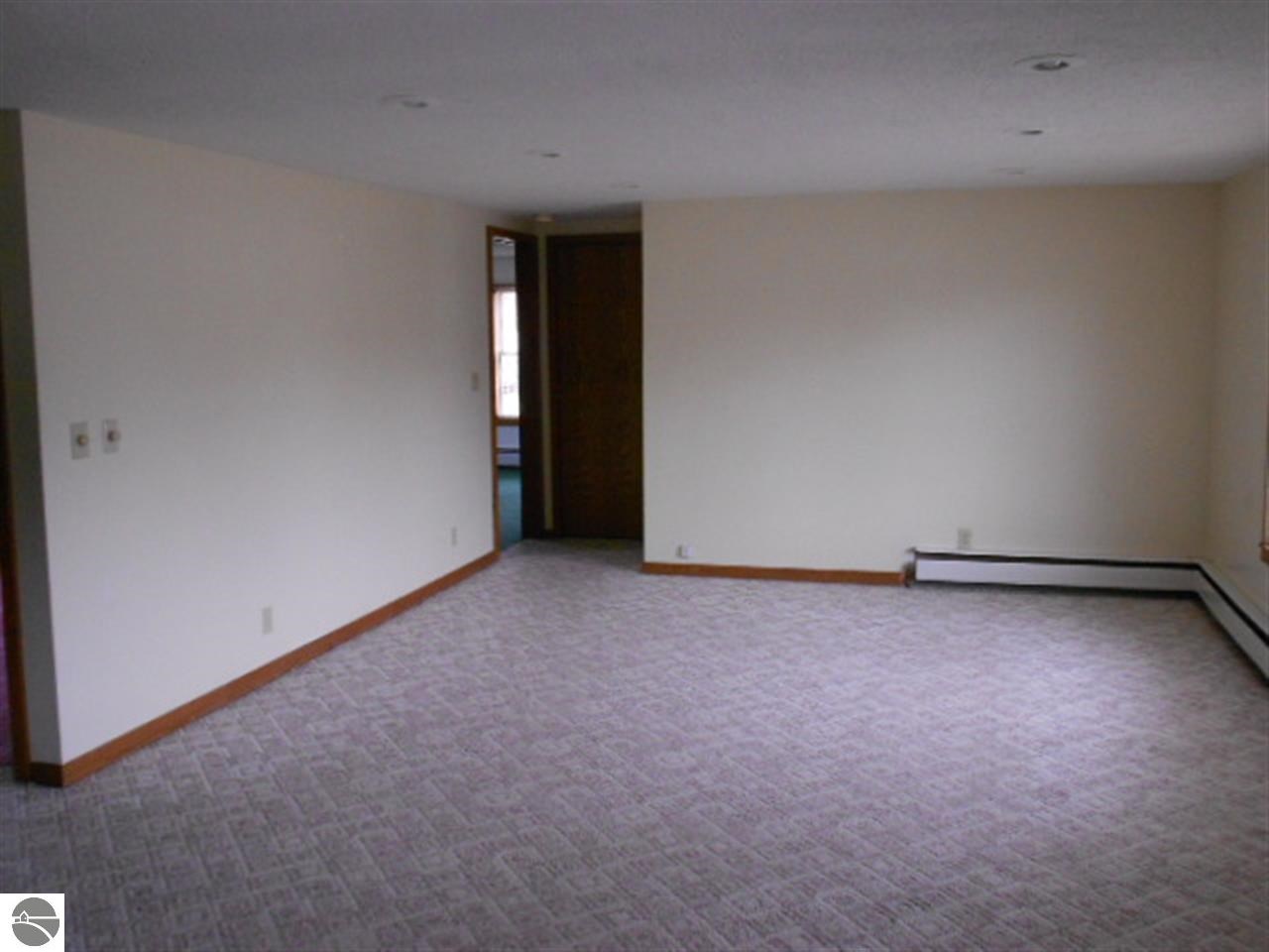 1010 Glencoe Road Alma, MI 48801 - Photo 11 of 22 1781763-10.JPG