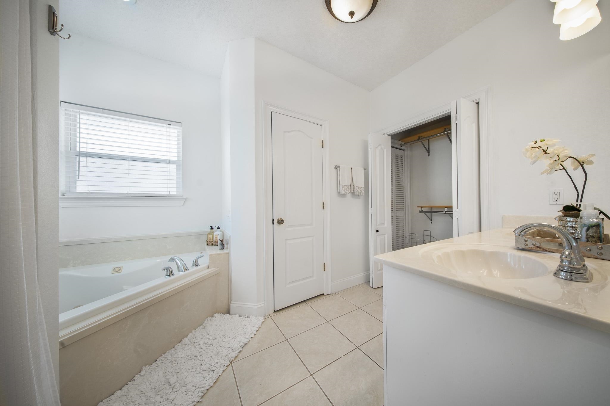 12475 State Highway, Unit 17 Gulf Shores, AL 36542 - Photo 27 of 55 Bathroom