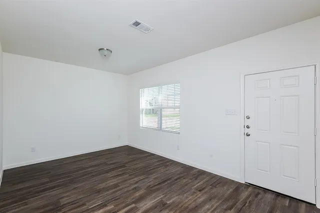 $2,400 | 501 Canoe Way, Crowley, TX 76036