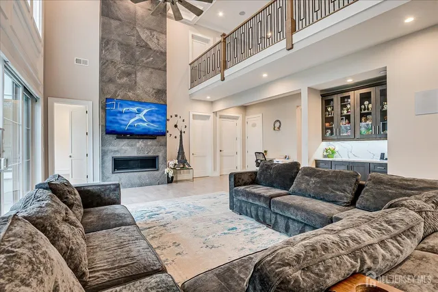 $9,000 | 3979 Park Avenue, Edison, NJ 08820