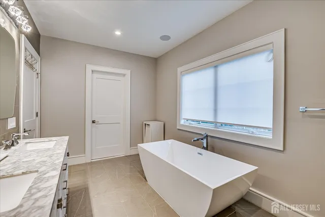 $9,000 | 3979 Park Avenue, Edison, NJ 08820