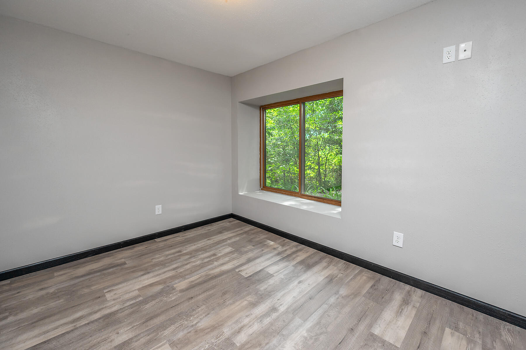 W303S10481 Sandy Beach Road Mukwonago, WI 53149 - Photo 52 of 74 Lower Level Bedroom 6