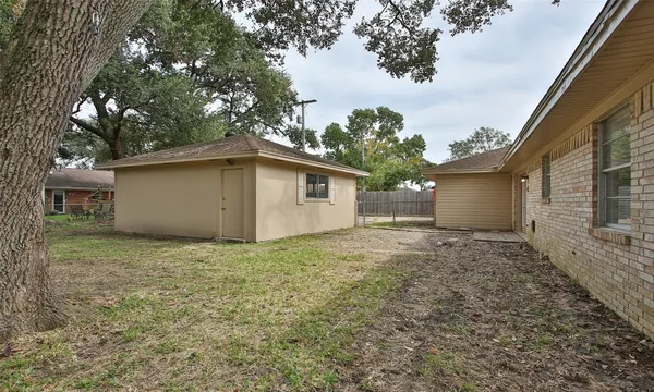 $283,950 | 5019 Westwood Drive, Dickinson, TX 77539
