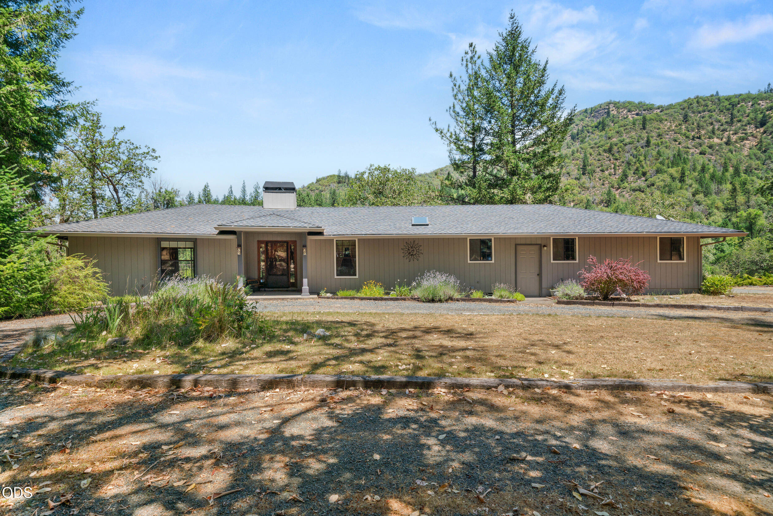 11178 East Evans Creek Road Rogue River, OR 97537 - Photo 43 of 62
