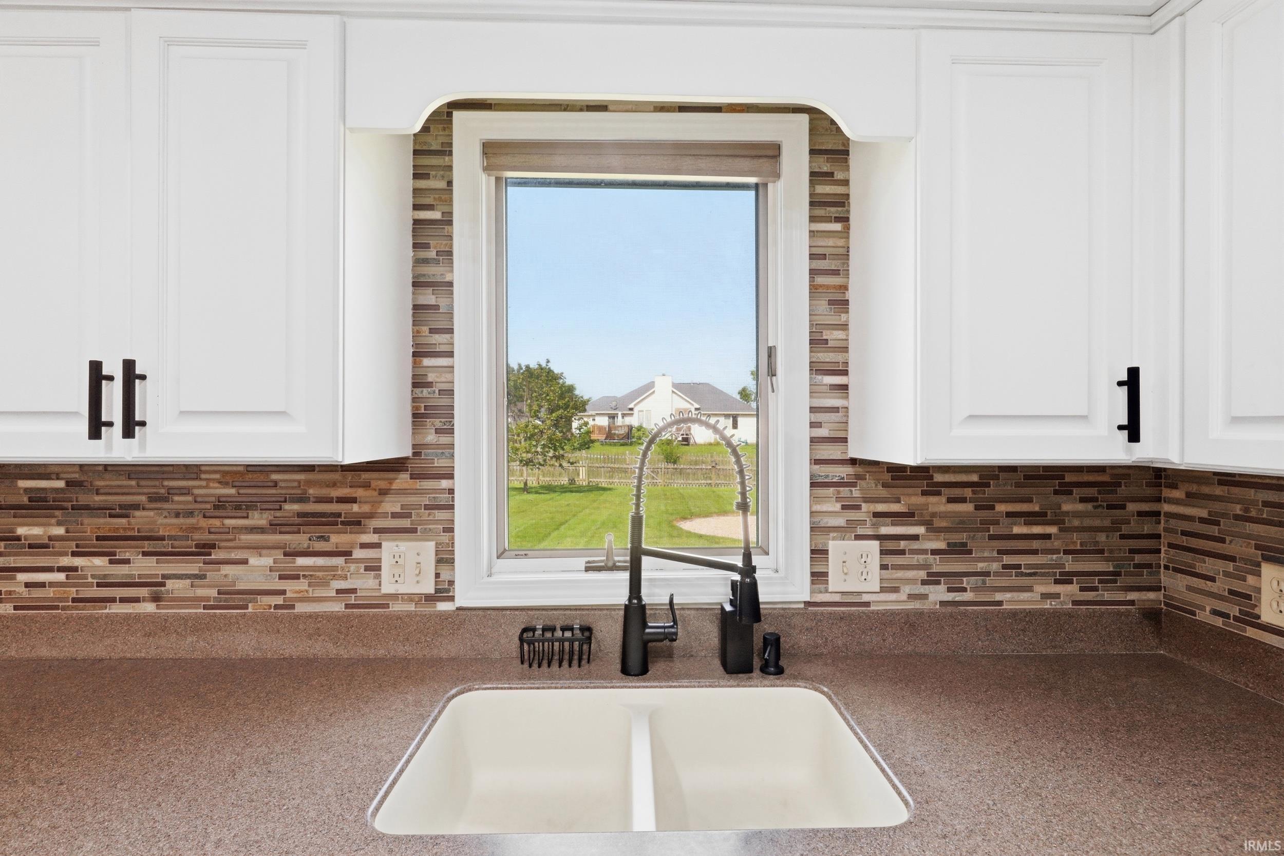 422 Ridge Hill Place Fort Wayne, IN 46804 - Photo 11 of 44