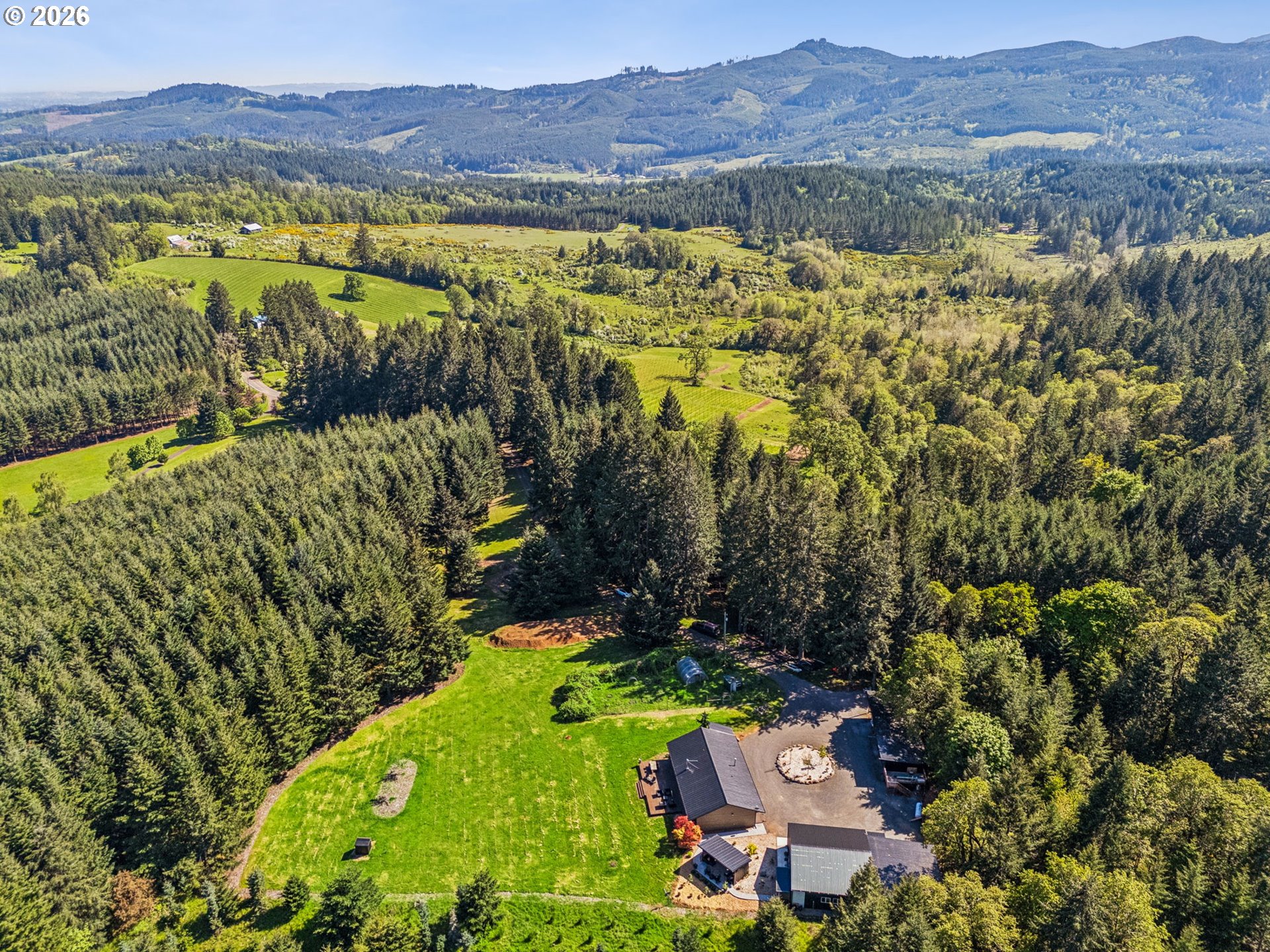 18600 Northwest Meadowlake Road Yamhill, OR 97148 - Photo 45 of 47 a view of lake and mountain