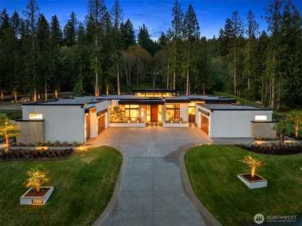 $5,550,000 | 23680 Northeast 39th Place, Redmond, WA 98053