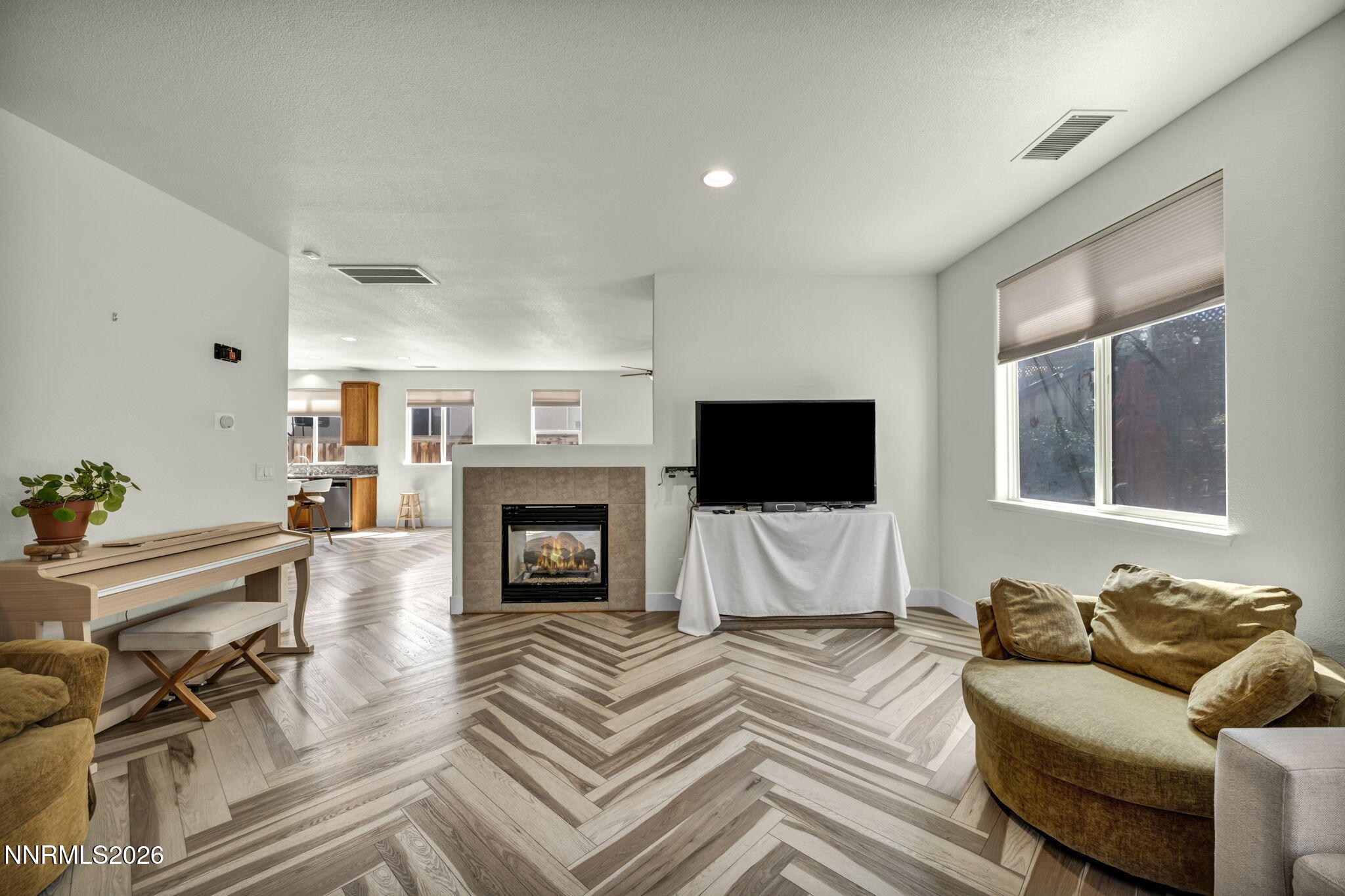 480 Luciana Drive Reno, NV 89521 - Photo 15 of 81 41-web-or-mls-480-luciana-dr