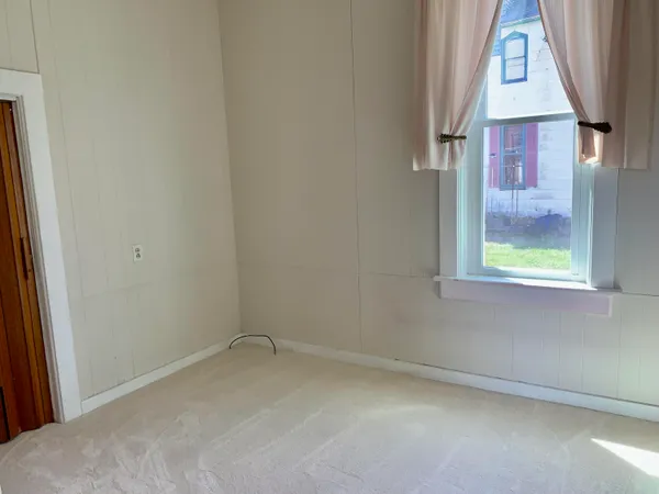 $185,000 | 328 4th Street, Manistee, MI 49660