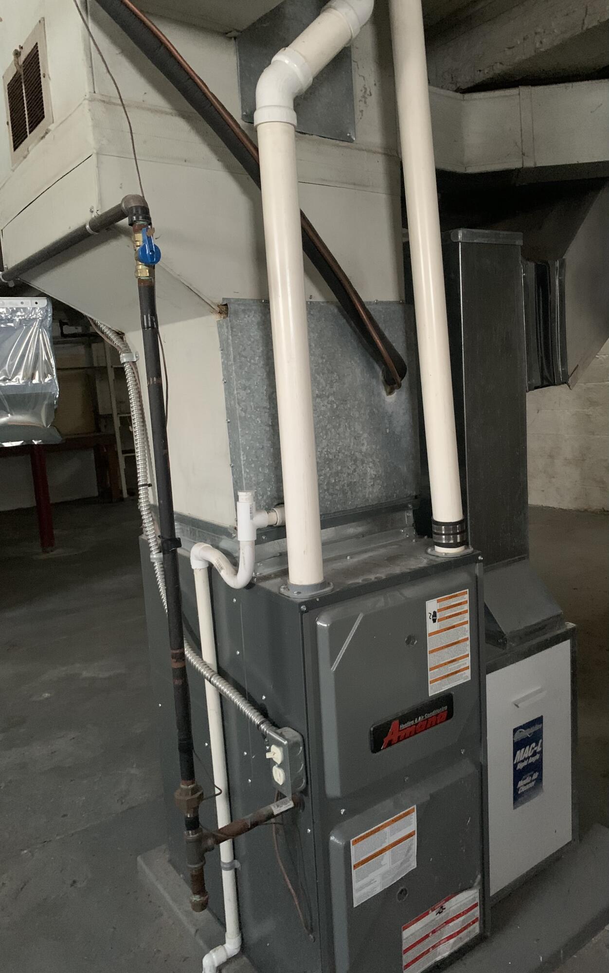 328 4th Street Manistee, MI 49660 - Photo 10 of 14 IMG_5257