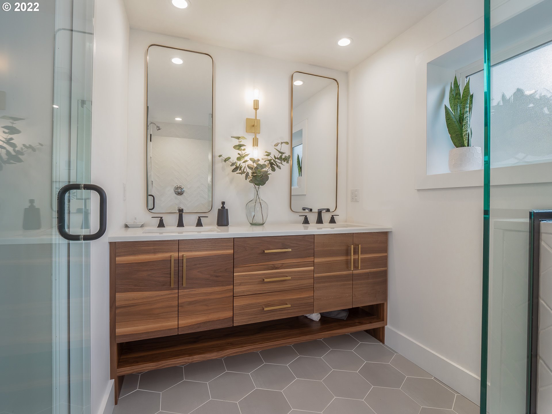 4645 Southwest Flower Place Portland, OR 97221 - Photo 28 of 32 Gallery Image 28
