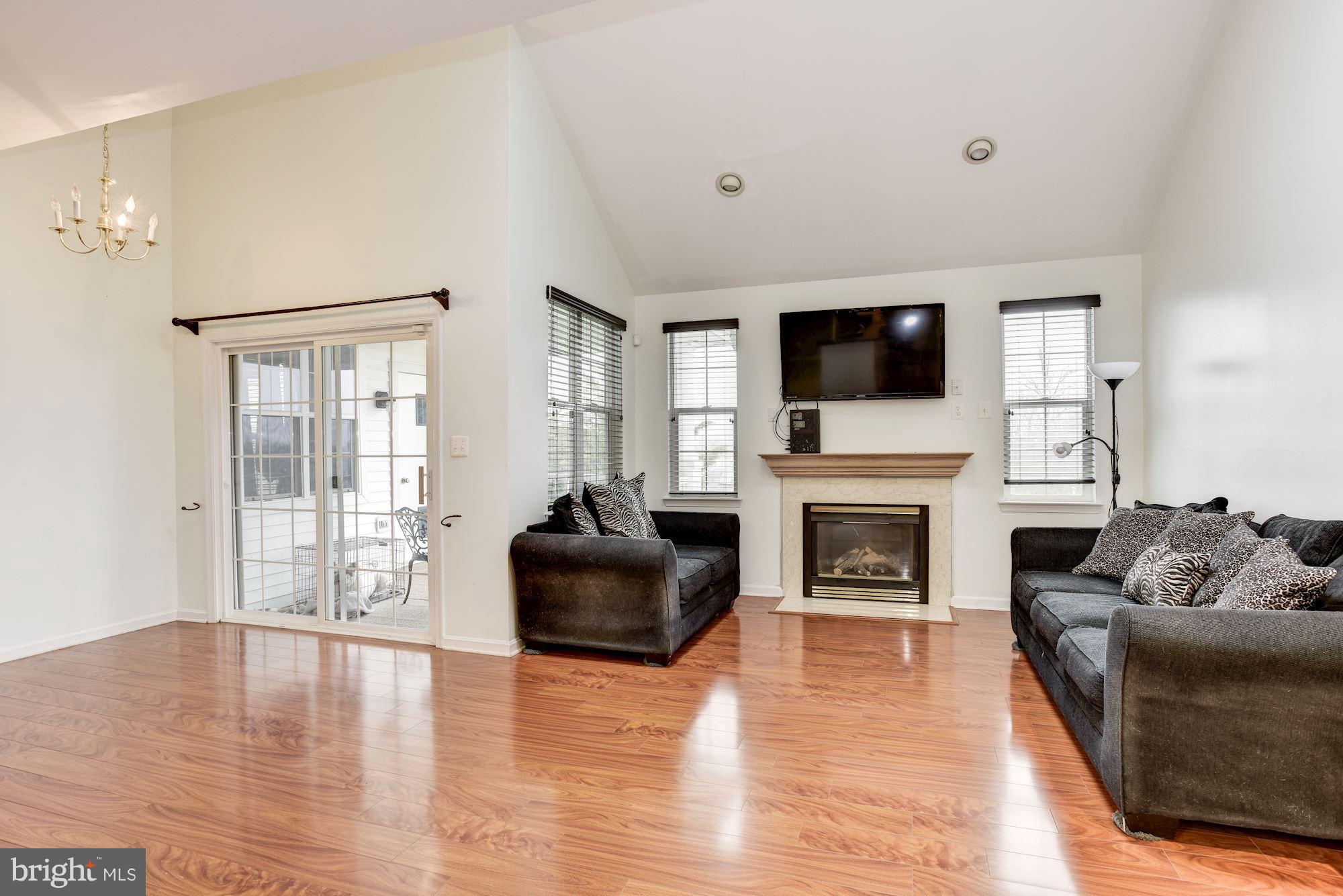 57 Hawk Rise Lane, Unit 304 Owings Mills, MD 21117 - Photo 4 of 17 Living Room