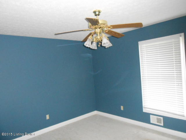 1113 Foxfire Road Bardstown, KY 40004 - Photo 9 of 17 1113 Foxfire Rd NEW PHOTOS 007