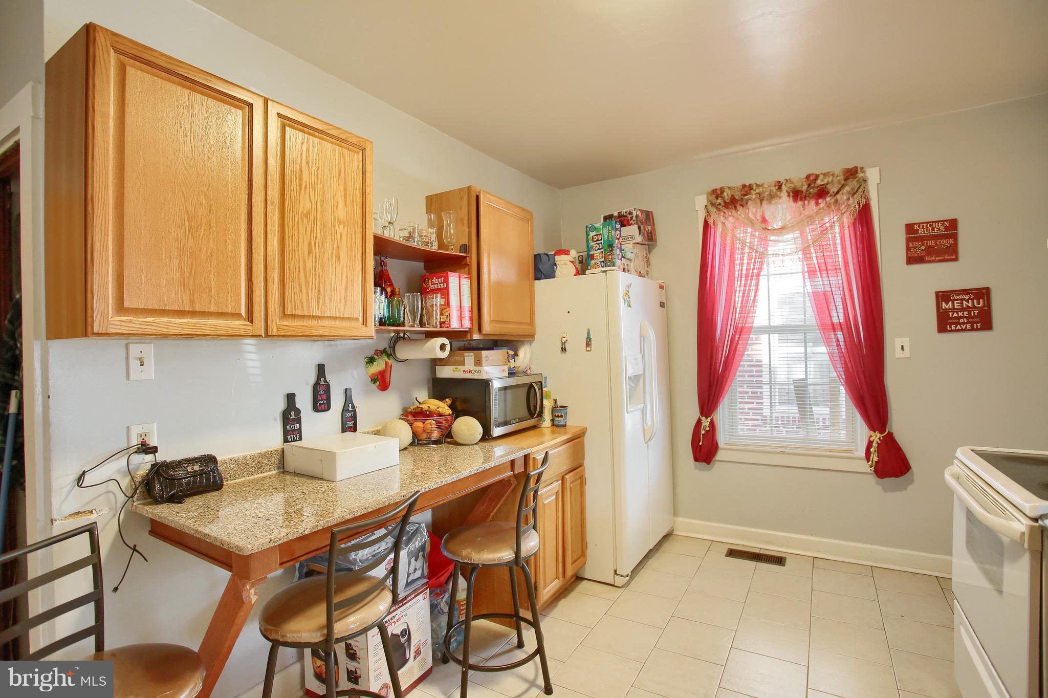1633 Locust Street Reading, PA 19604 - Photo 12 of 23