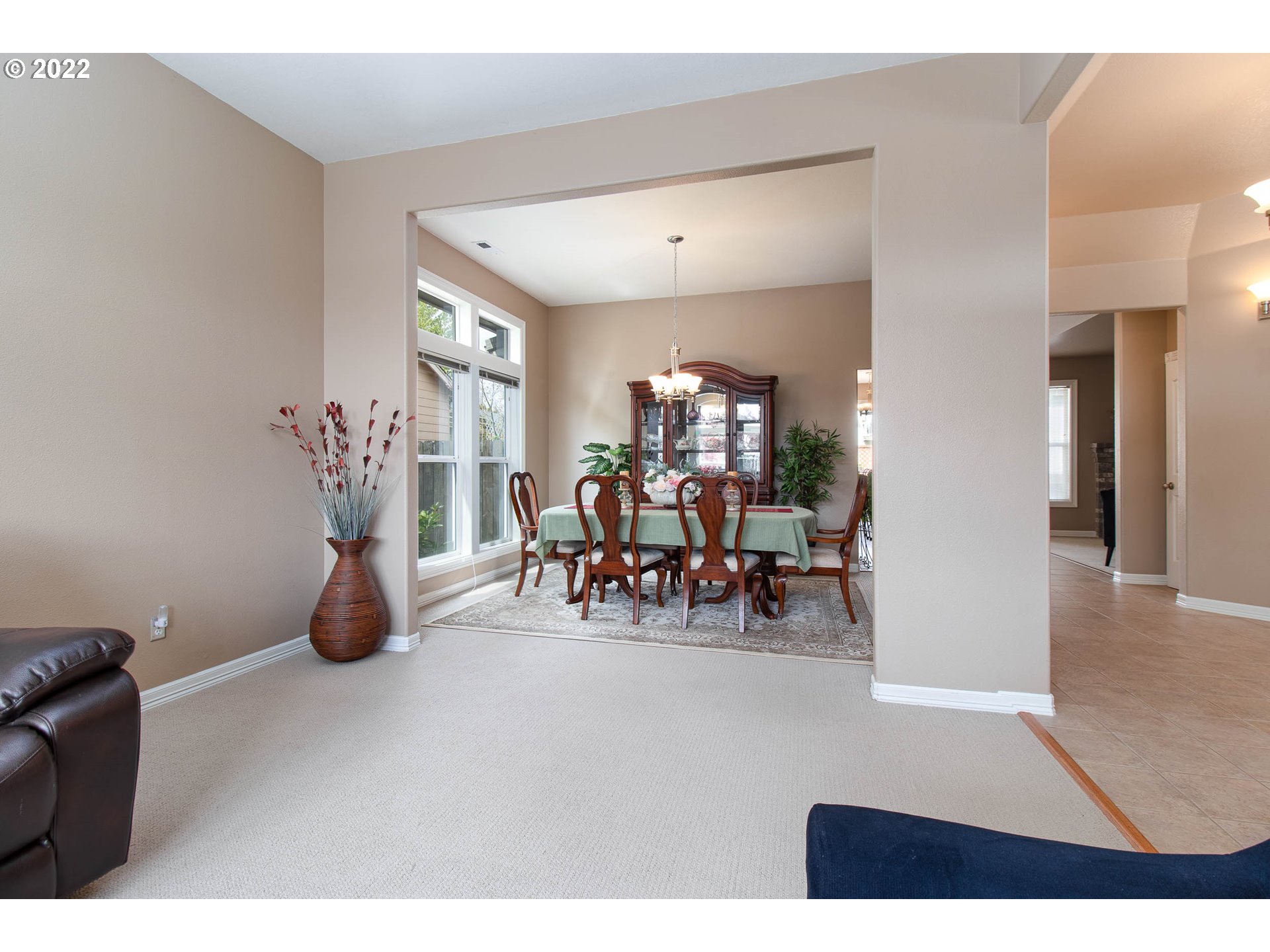 2131 Southeast 12th Avenue Camas, WA 98607 - Photo 7 of 32 a living room with furniture and a table