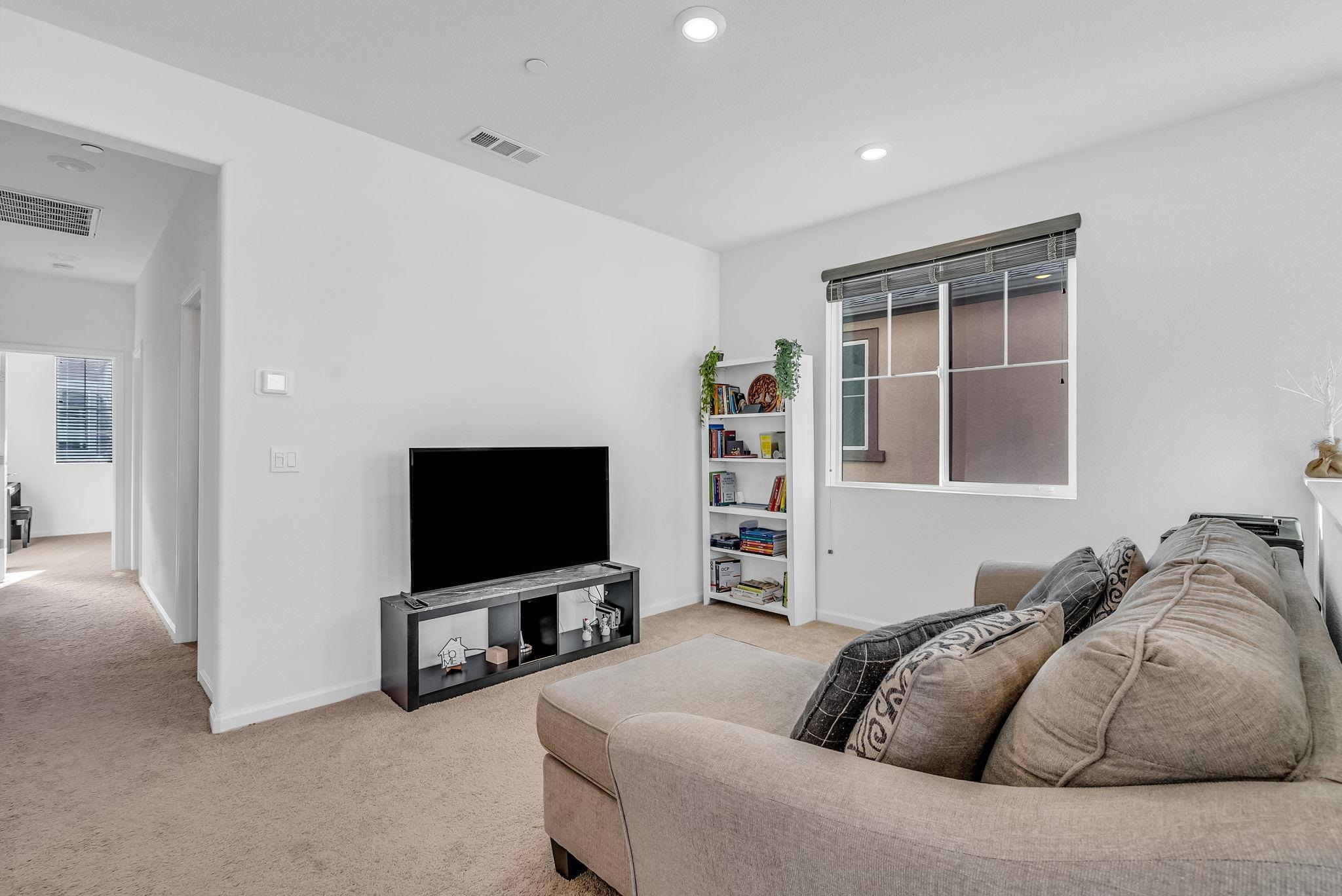 9 Cedar Street Pittsburg, CA 94565 - Photo 13 of 35