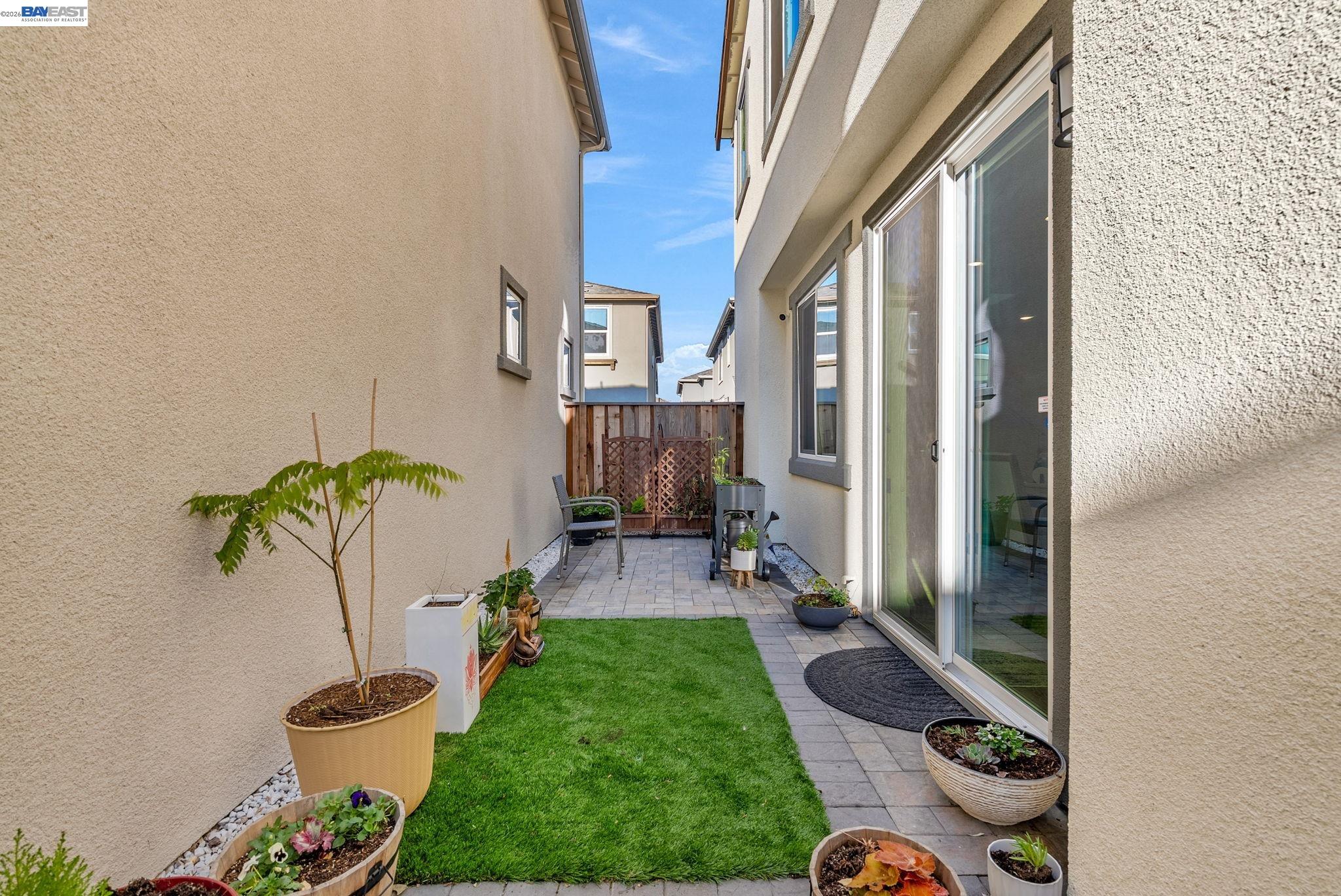 9 Cedar Street Pittsburg, CA 94565 - Photo 32 of 35