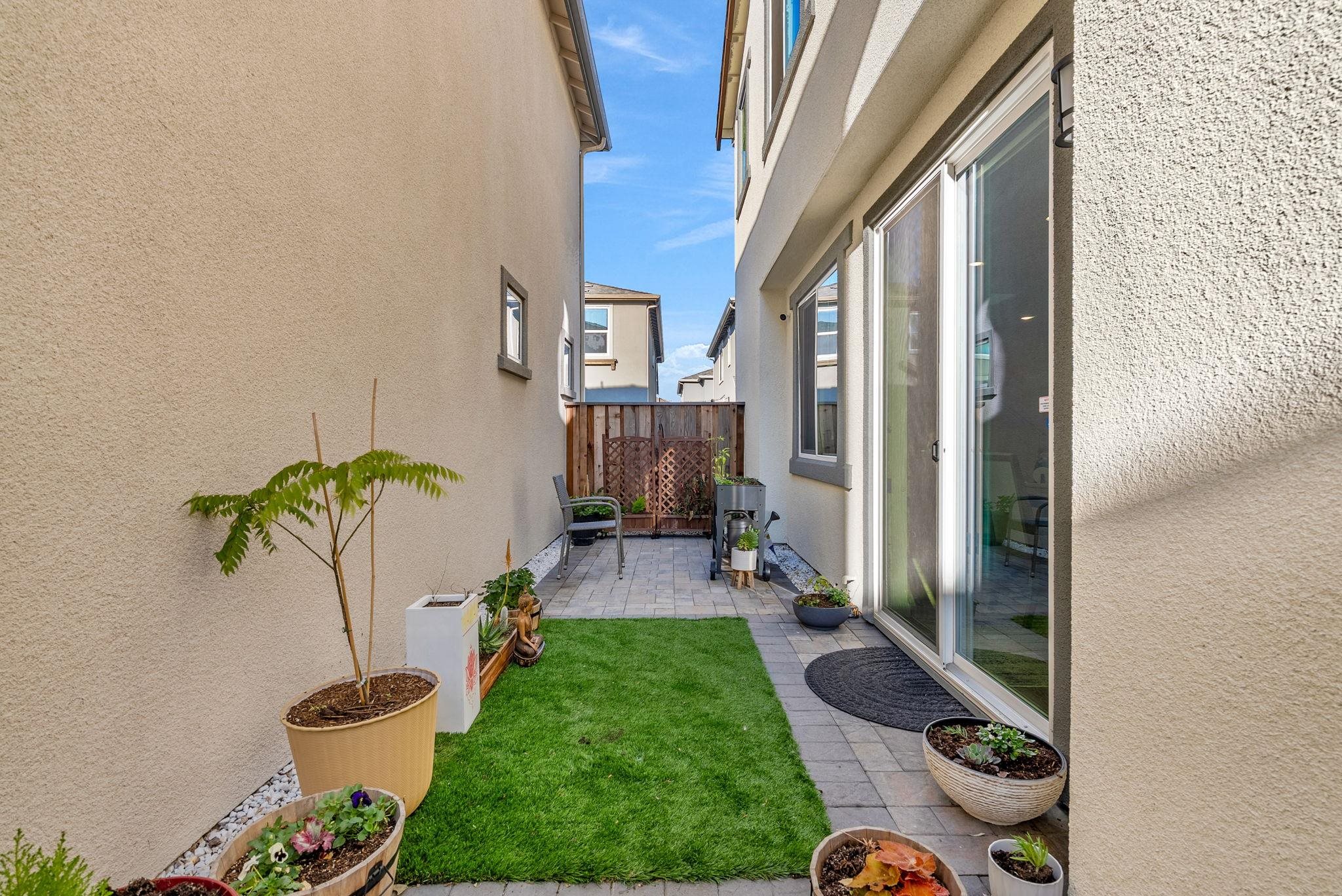 9 Cedar Street Pittsburg, CA 94565 - Photo 32 of 35