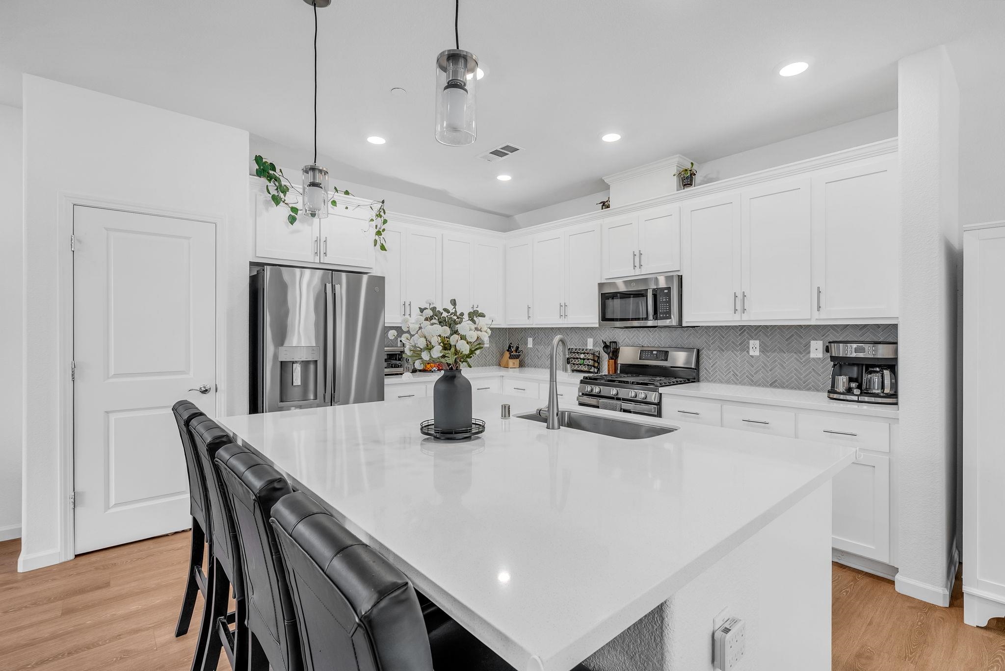 9 Cedar Street Pittsburg, CA 94565 - Photo 8 of 35