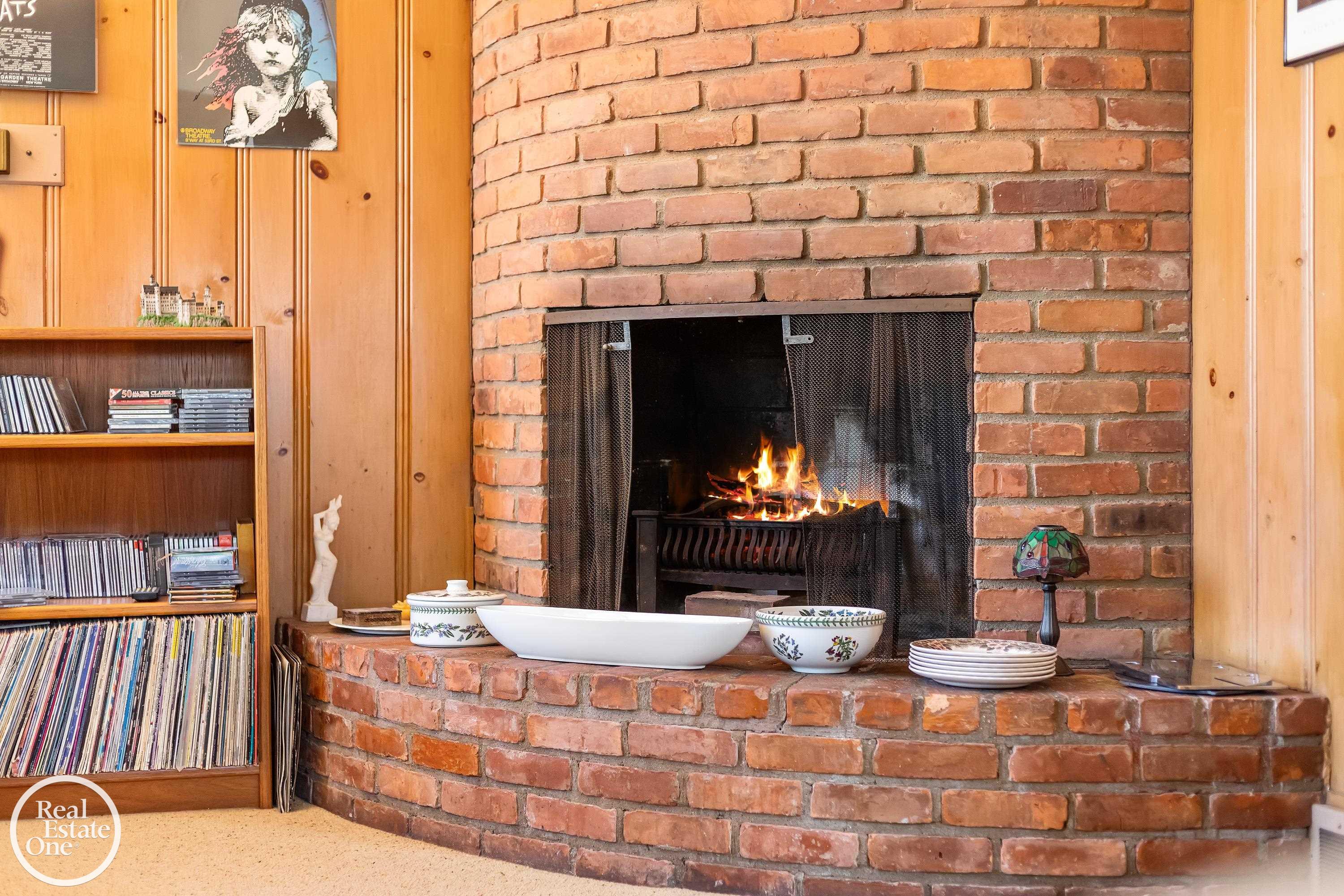 161 Stephens Road Grosse Pointe, MI 48236 - Photo 23 of 65 50169099-F07A8D17-6DEB-464C-B068-1014BF1121B2.JPG