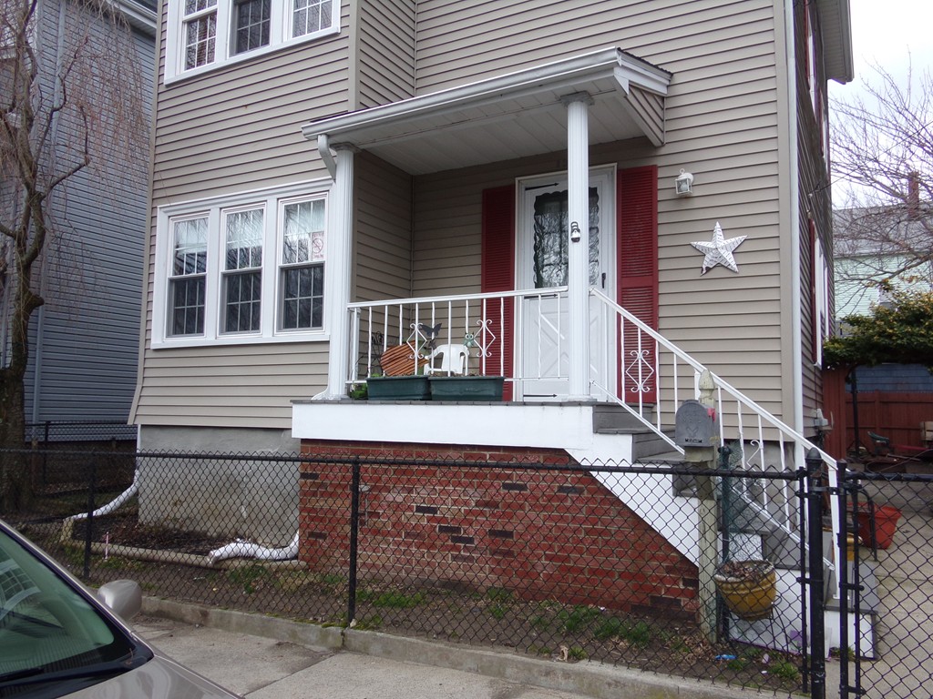 131 Foster Street Fall River, MA 02721 - Photo 3 of 7