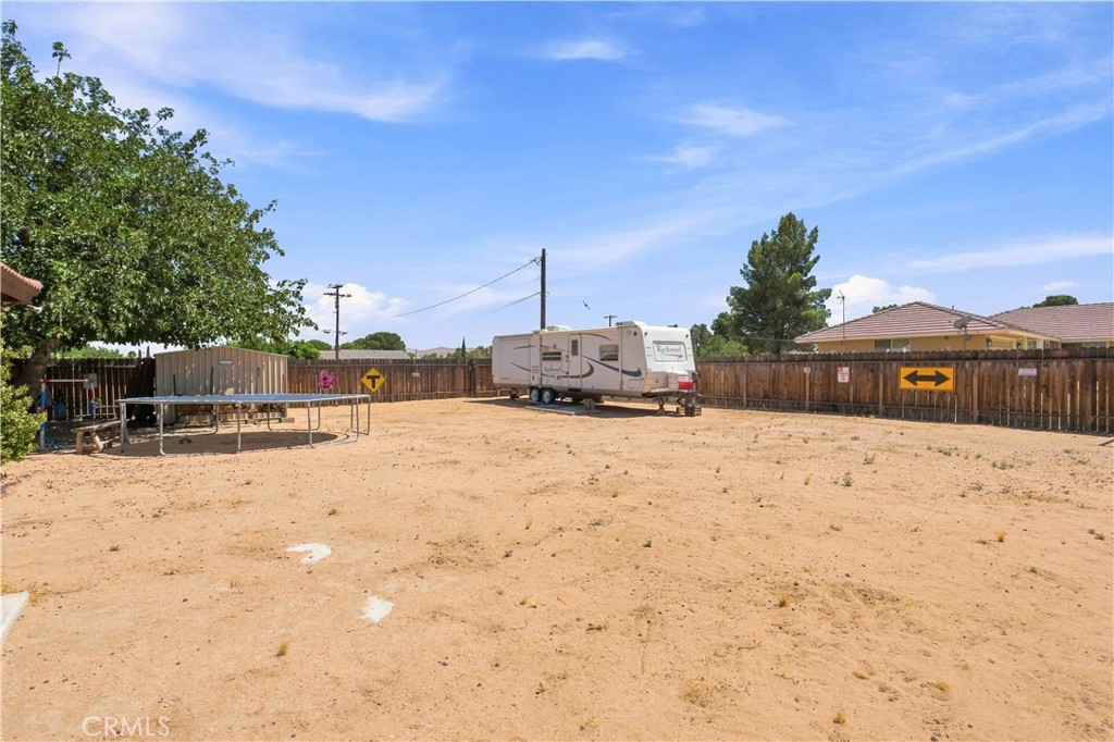 14367 Flathead Road Apple Valley, CA 92307 - Photo 33 of 51