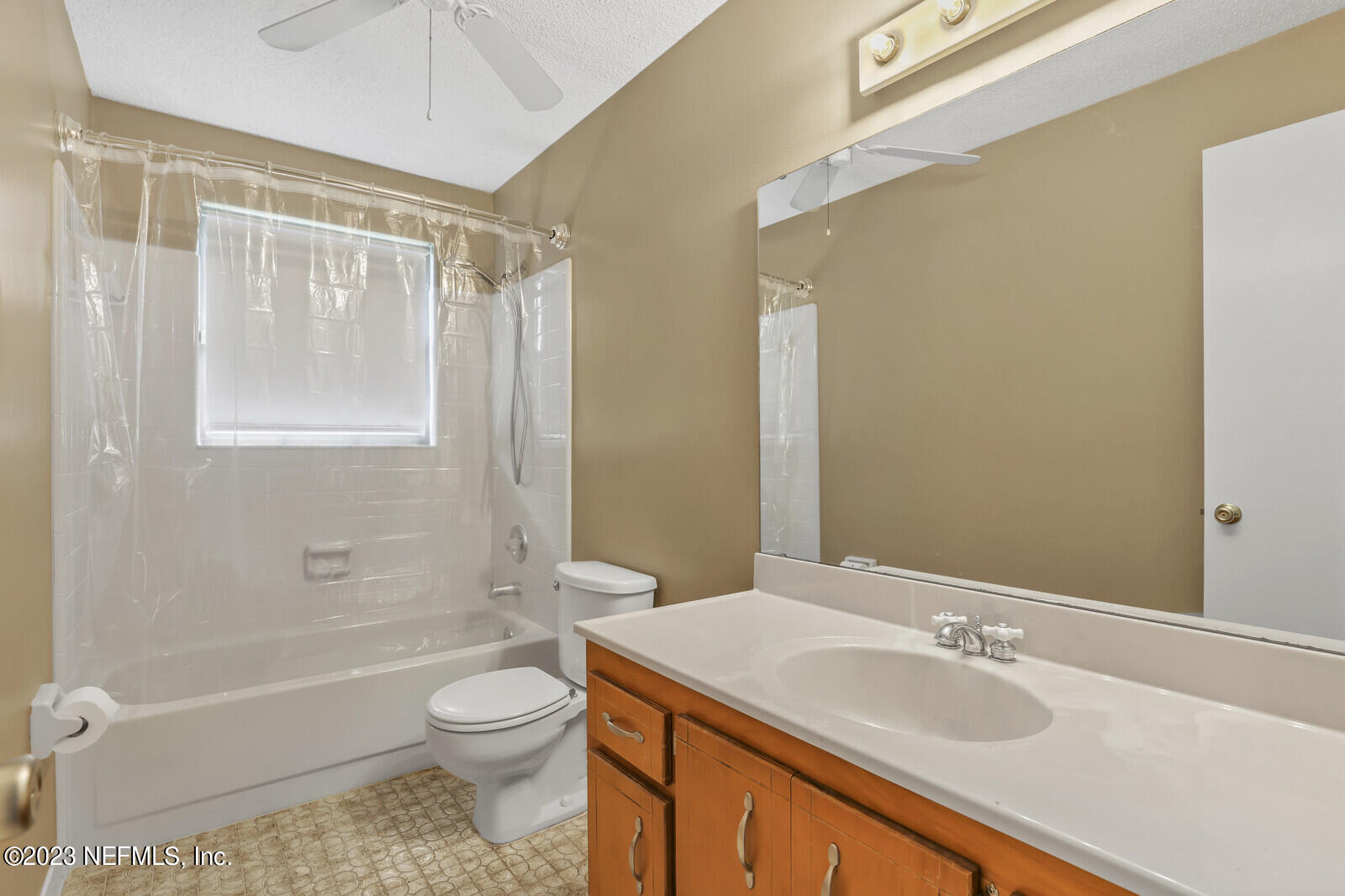 3602 Spring Lake Road Jacksonville, FL 32210 - Photo 20 of 27 Bathroom #2