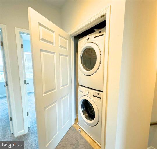 146 Galaxy Place Stephenson, VA 22656 - Photo 14 of 17 a utility room with dryer and washer