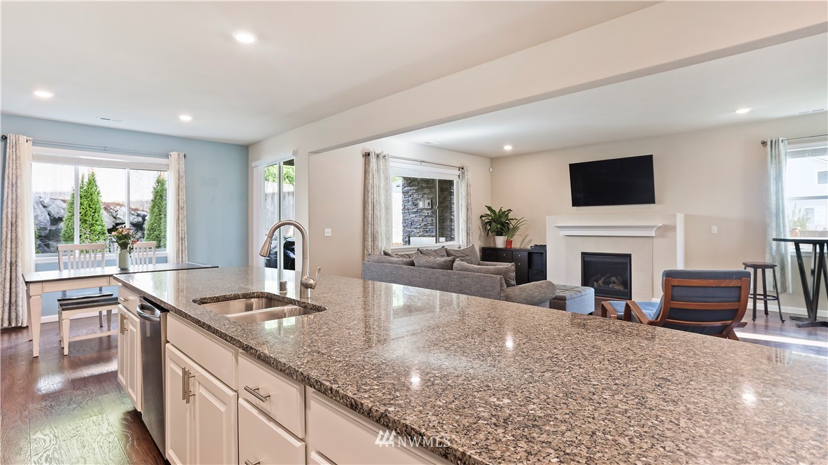 15908 Meridian Avenue South Bothell, WA 98012 - Photo 15 of 36