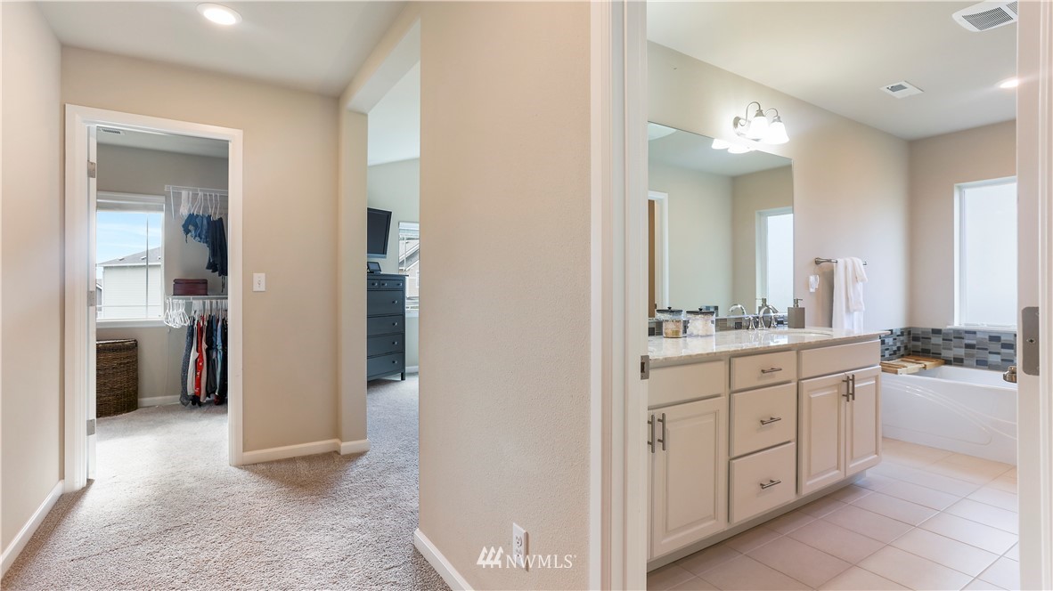 15908 Meridian Avenue South Bothell, WA 98012 - Photo 25 of 36