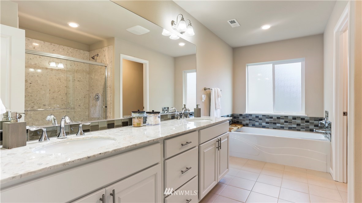 15908 Meridian Avenue South Bothell, WA 98012 - Photo 26 of 36