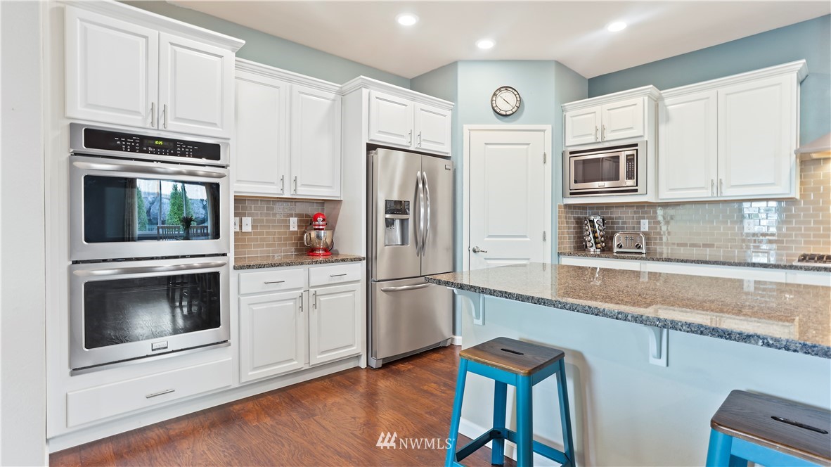 15908 Meridian Avenue South Bothell, WA 98012 - Photo 9 of 36