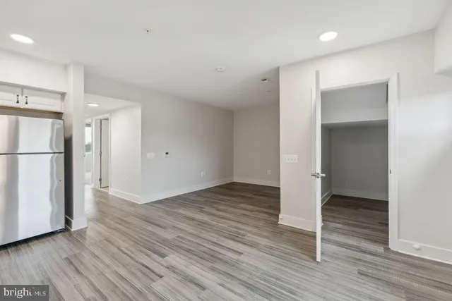 $2,050 | 19520 Village Walk Drive, Unit 3101, Montgomery Village, MD 20886