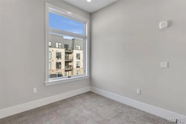 $5,495 | 16460 Wildhorse Lk Boulevard, Unit 301, Chesterfield, MO 63017