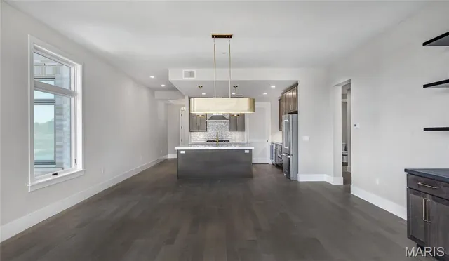 $5,495 | 16460 Wildhorse Lk Boulevard, Unit 301, Chesterfield, MO 63017