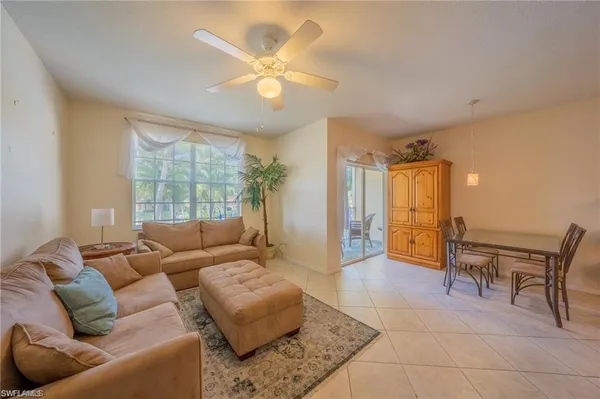 $2,000 | 4720 St Croix Lane, Unit 121, Naples, FL 34109