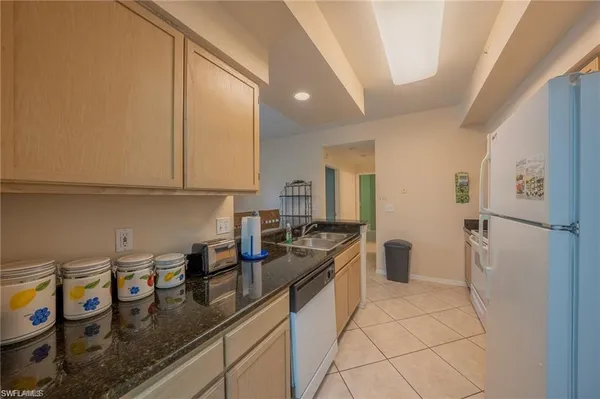 $2,000 | 4720 St Croix Lane, Unit 121, Naples, FL 34109