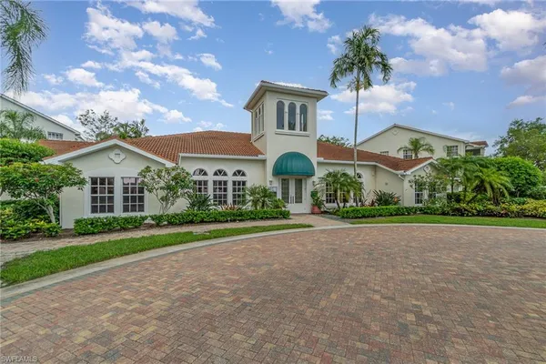 $2,000 | 4720 St Croix Lane, Unit 121, Naples, FL 34109