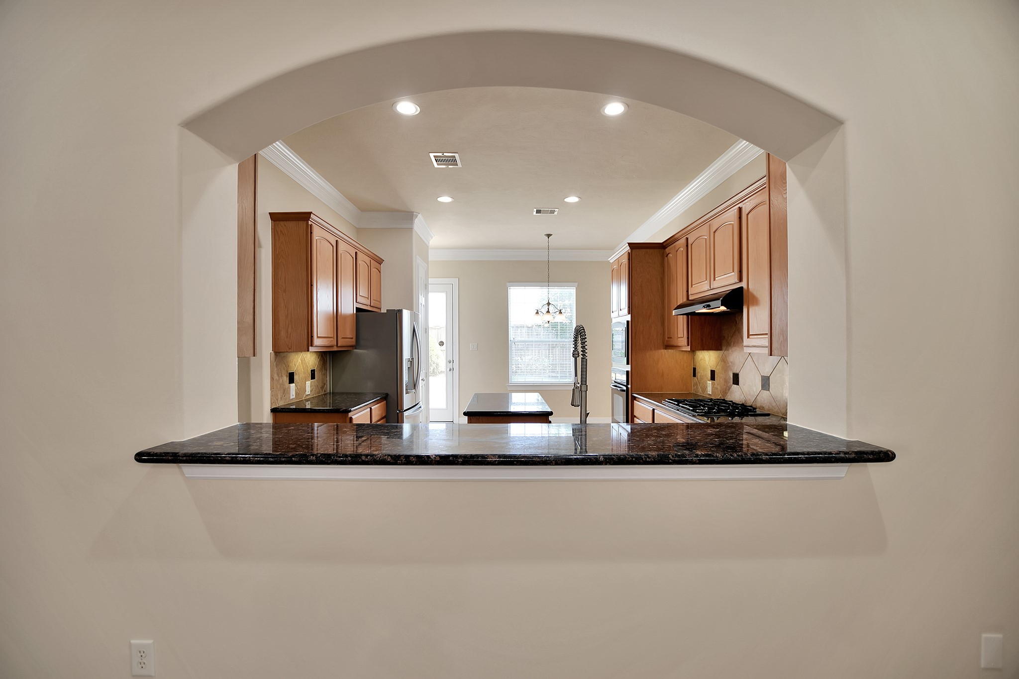14459 Basalt Lane Houston, TX 77077 - Photo 12 of 35 Breakfast Bar.
