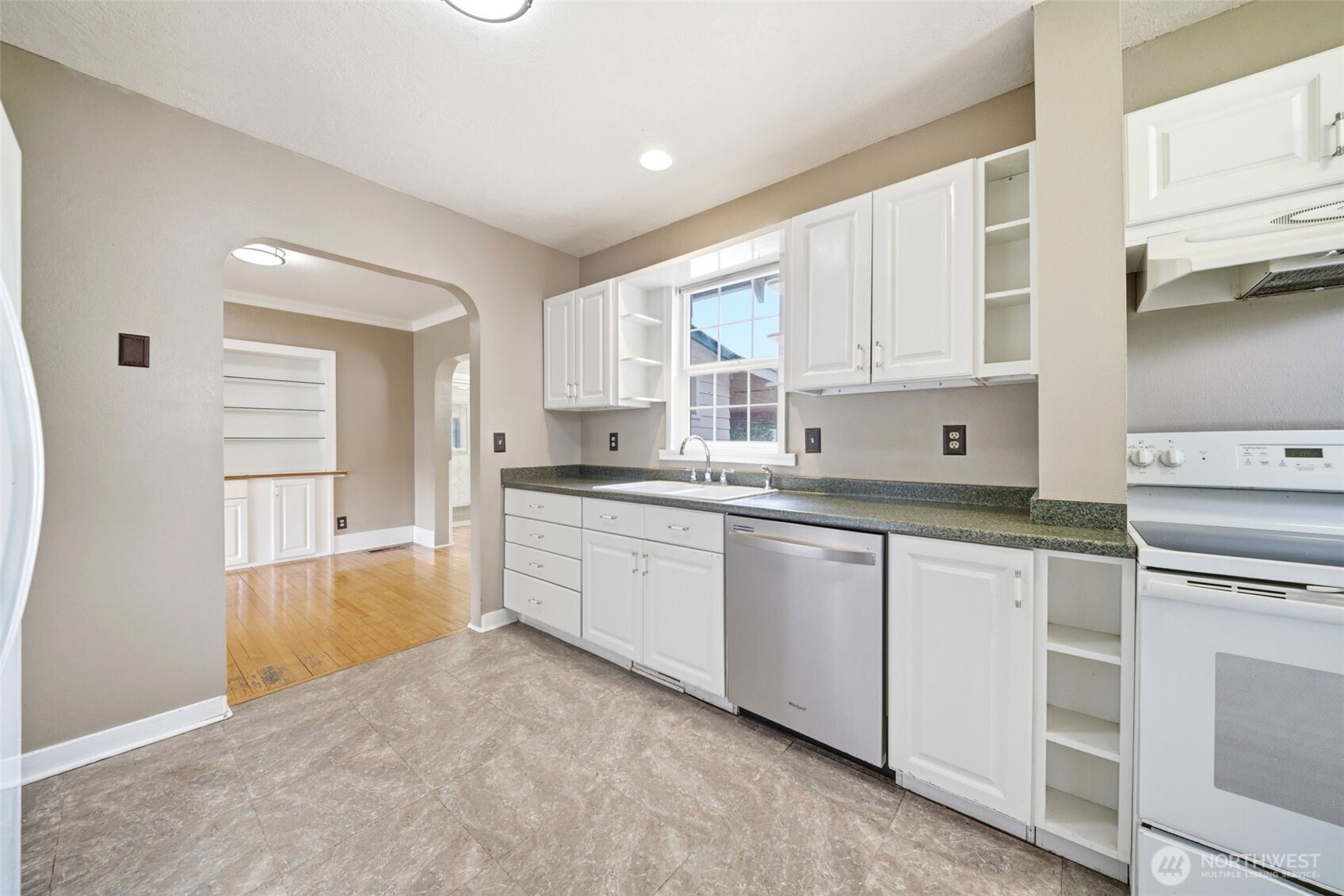 3083 Pine Street Longview, WA 98632 - Photo 12 of 40