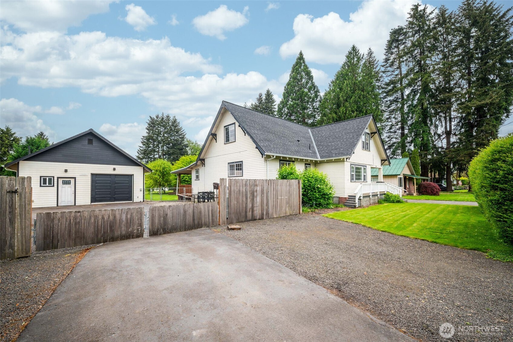 3083 Pine Street Longview, WA 98632 - Photo 2 of 40