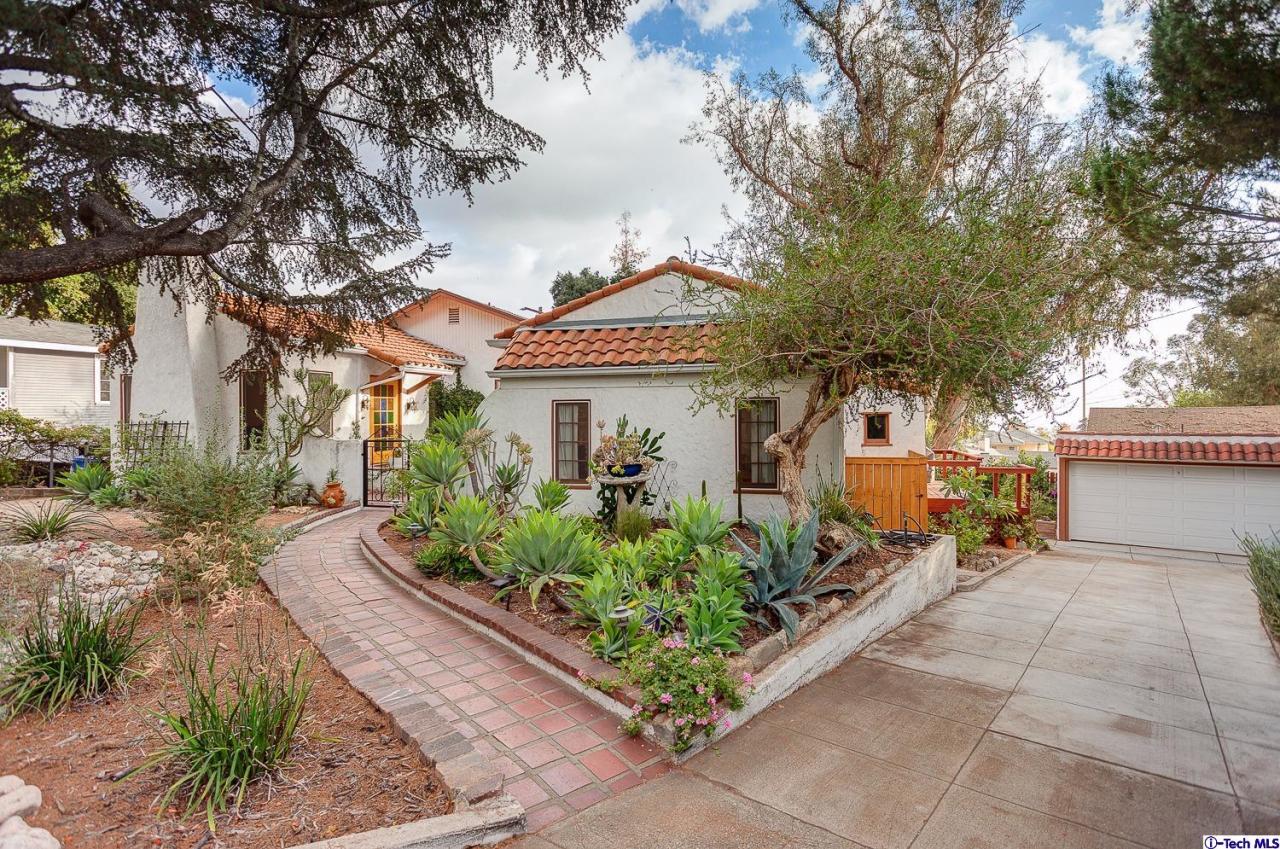 562 Sunset Drive Altadena, CA 91001 - Photo 1 of 25 Primary Photo