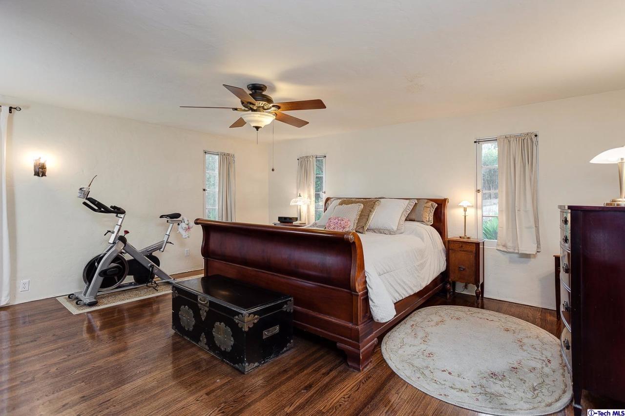 562 Sunset Drive Altadena, CA 91001 - Photo 14 of 25 Additional Photo