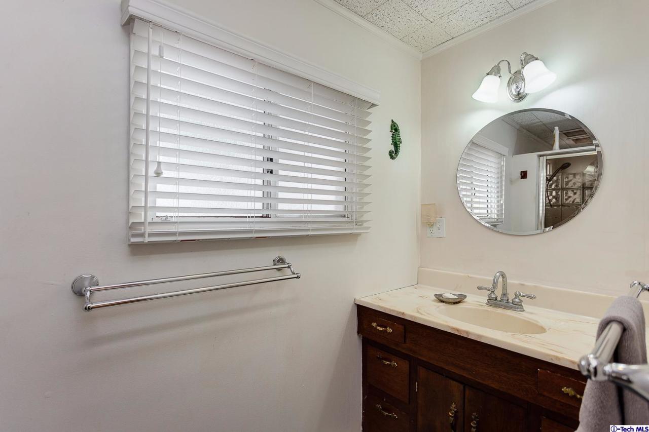 562 Sunset Drive Altadena, CA 91001 - Photo 16 of 25 Additional Photo