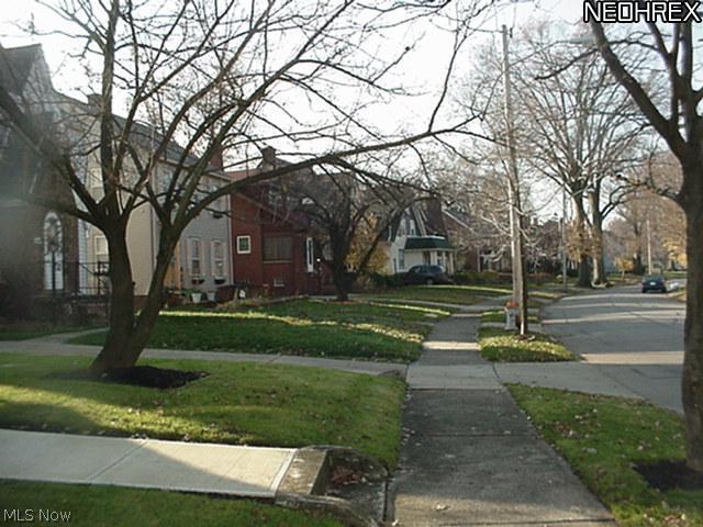 999 Helmsdale Road Cleveland Heights, OH 44112 - Photo 4 of 7
