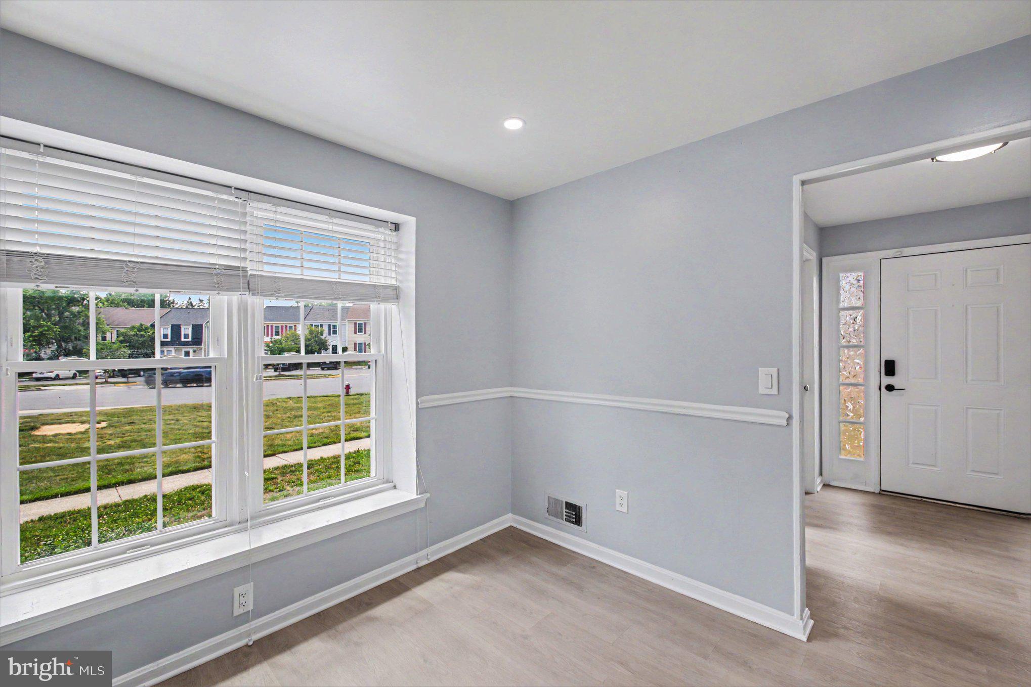 7981 Northumberland Road Springfield, VA 22153 - Photo 3 of 26 Bright and airy entryway with views.