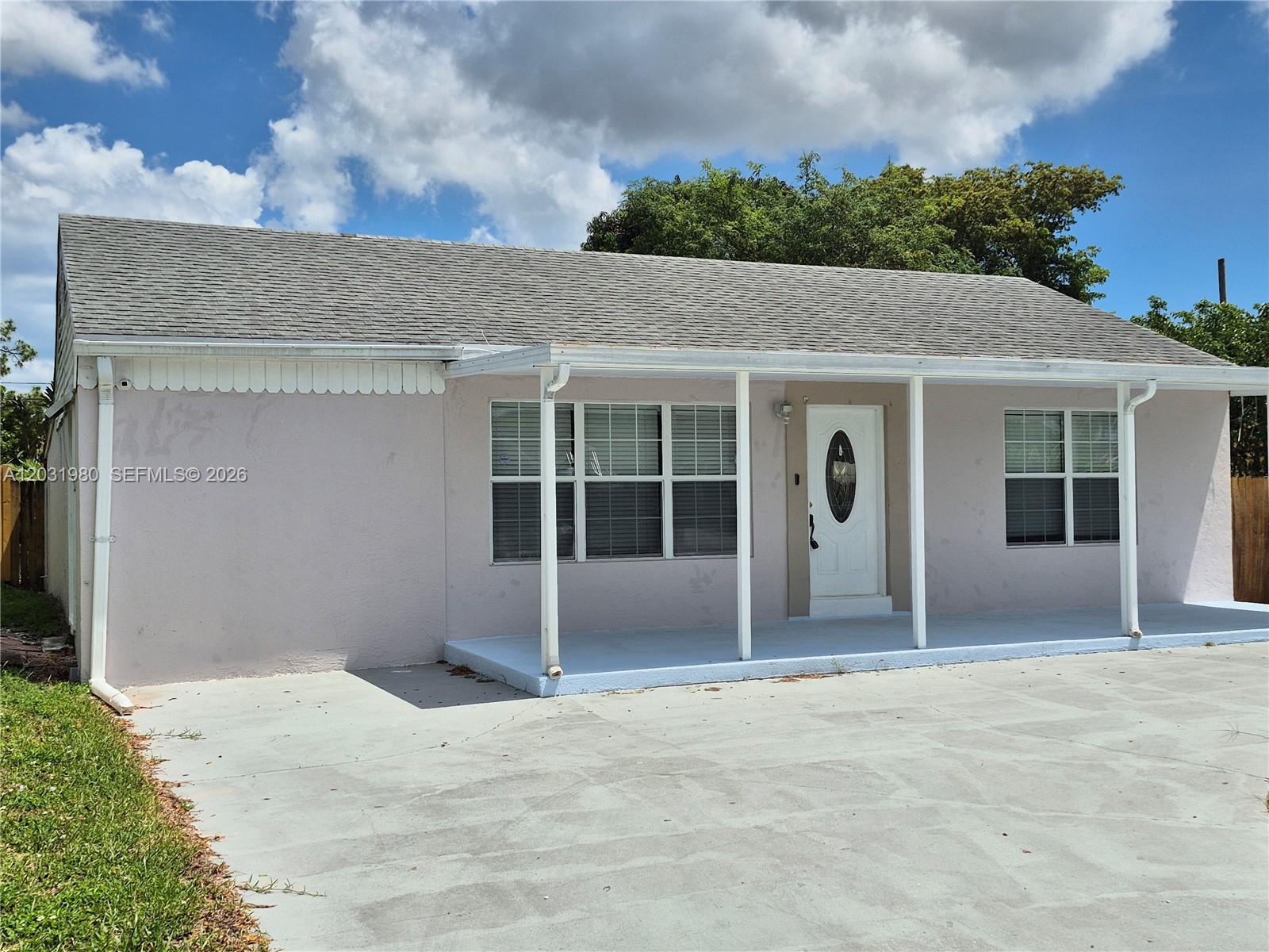 5653 Coconut Road West Palm Beach, FL 33413 - Photo 2 of 22