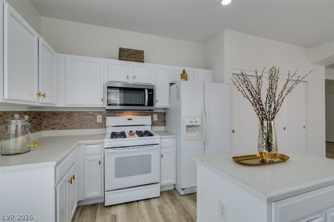 10959 Pumpkin Ridge Avenue Las Vegas, NV 89135 - Photo 19 of 51 Functional kitchen with ample cabinet space for daily living.