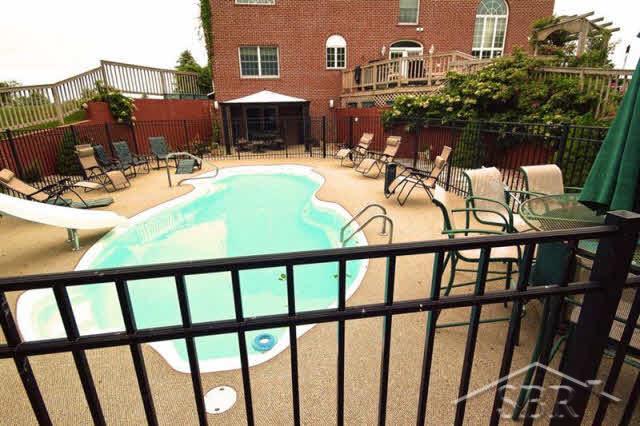 2111 Chestnut Ridge Saginaw, MI 48609 - Photo 8 of 8 20033081-7.JPG
