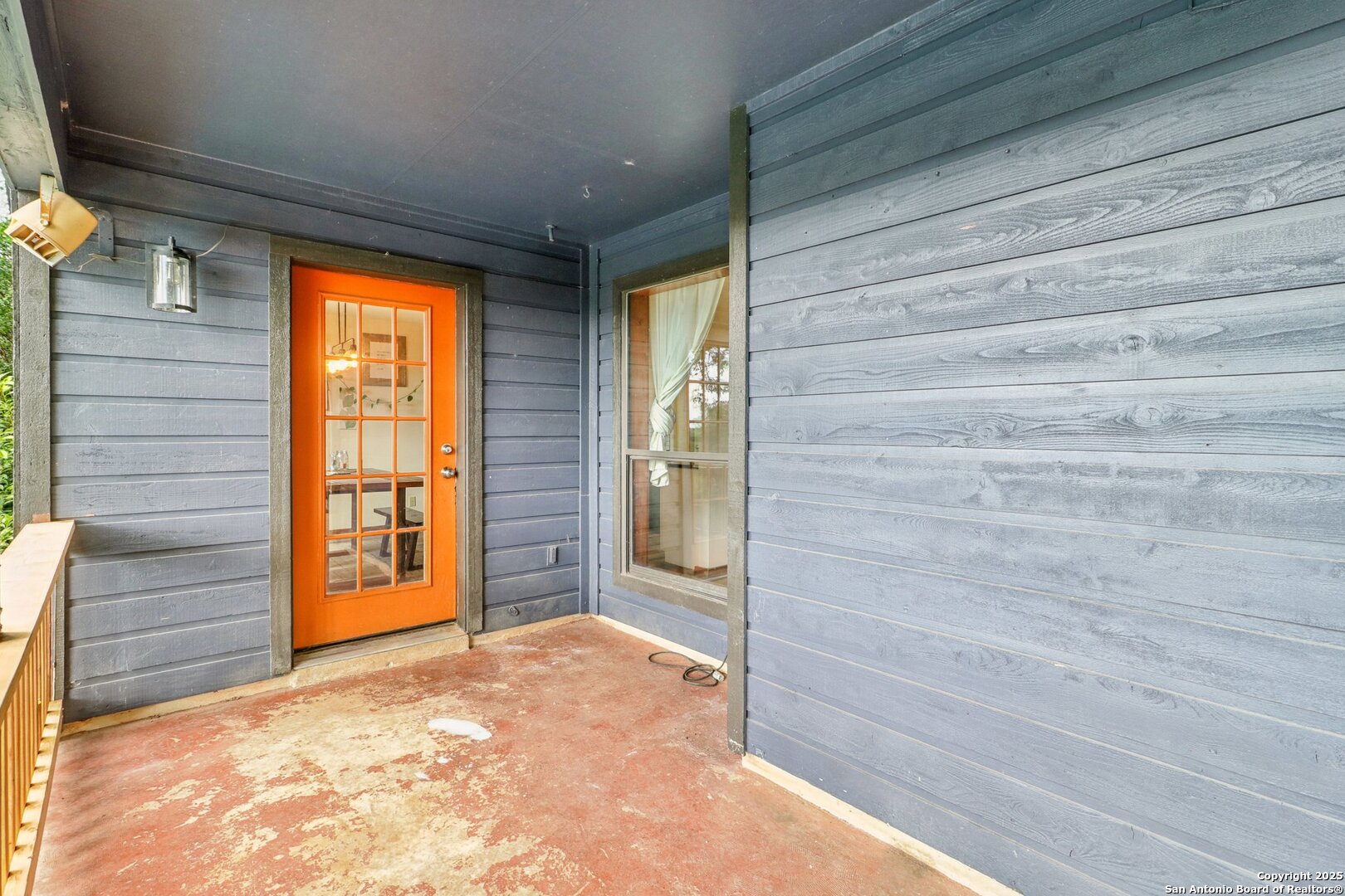 20211 County Road 174 Helotes, TX 78023 - Photo 39 of 45 a view of an empty room with a window
